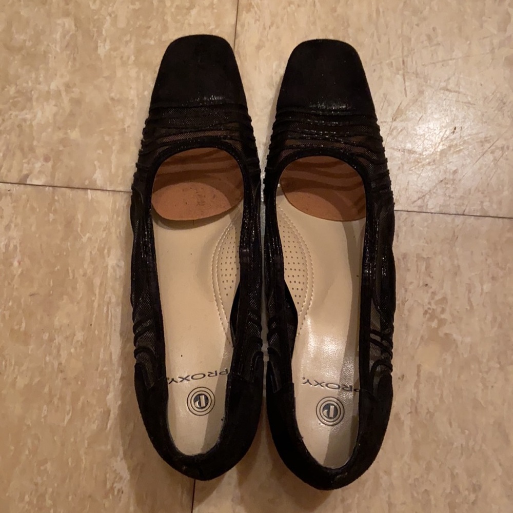 Black heels - Picture 2 of 5